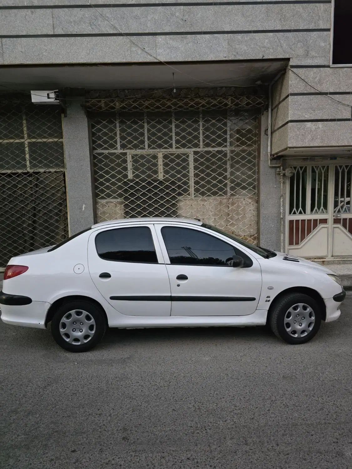 پژو ۲۰۶ صندوق دار v20 - 1390