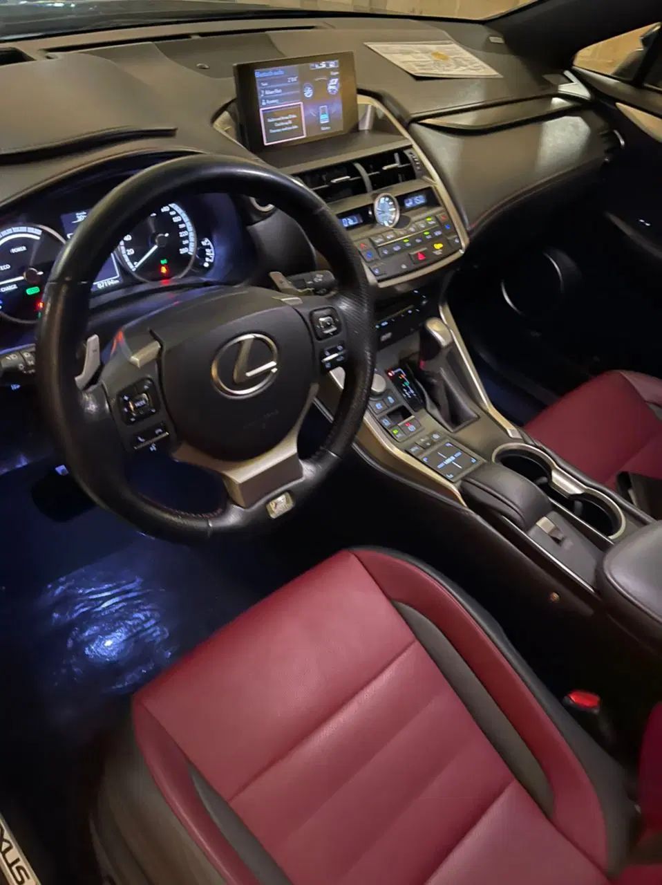 لکسوس NX هیبرید 300H - 2017