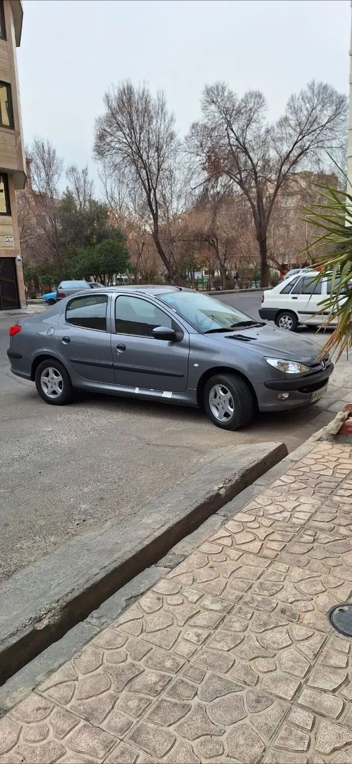 پژو ۲۰۶ صندوق دار v8 - 1396