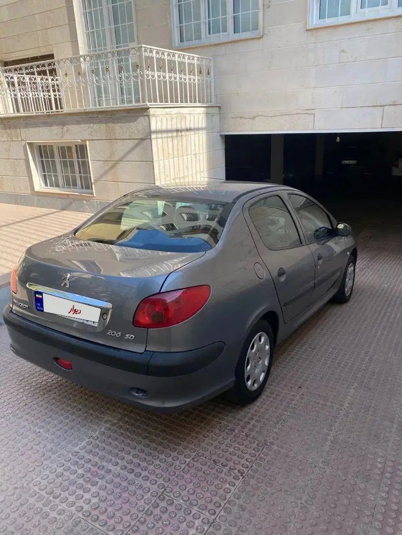 پژو ۲۰۶ صندوق دار v8 - 1394