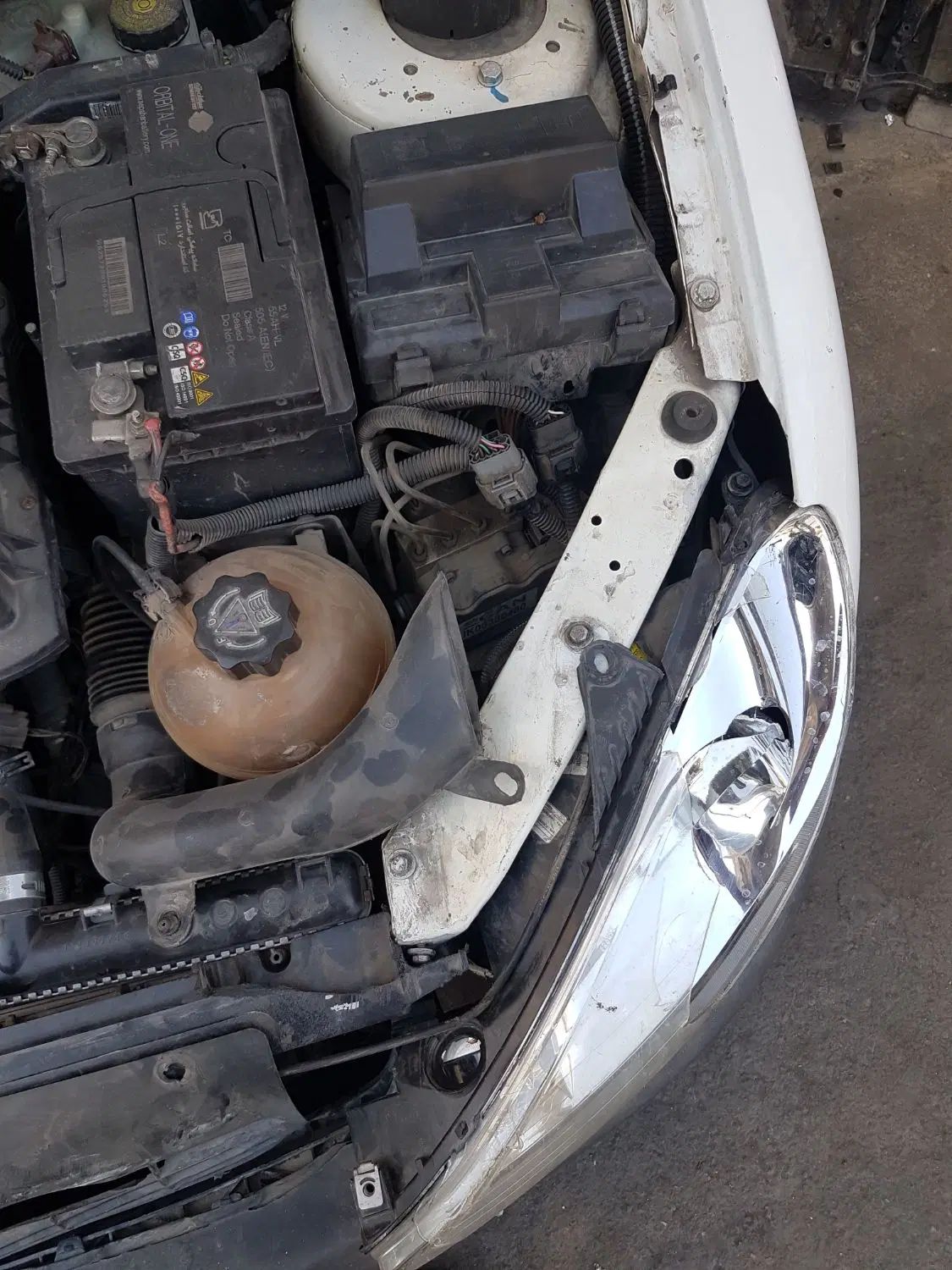 پژو ۲۰۶ صندوق دار v8 - 1394