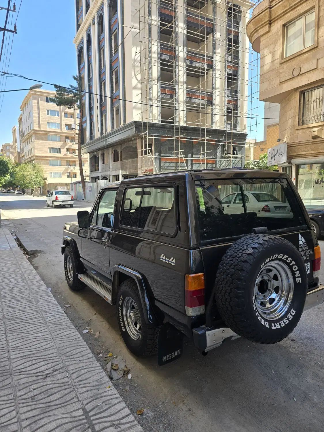 نیسان پاترول دو درب دنده‌ای - 1997