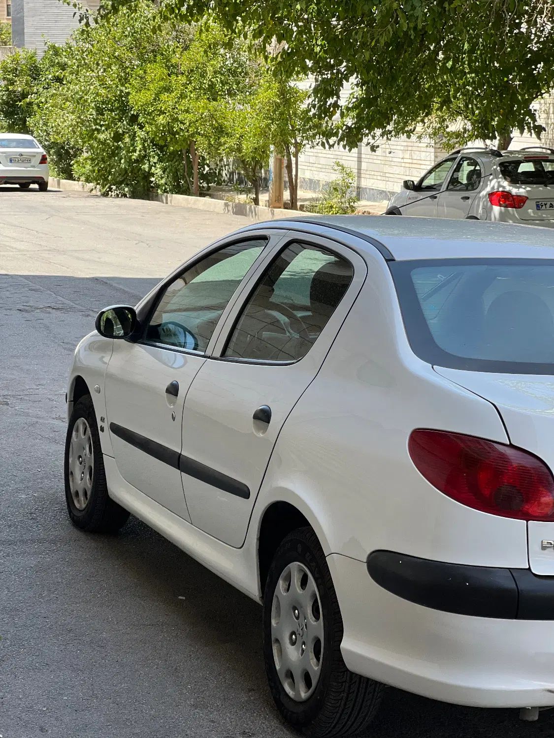 پژو ۲۰۶ صندوق دار v8 - 1396