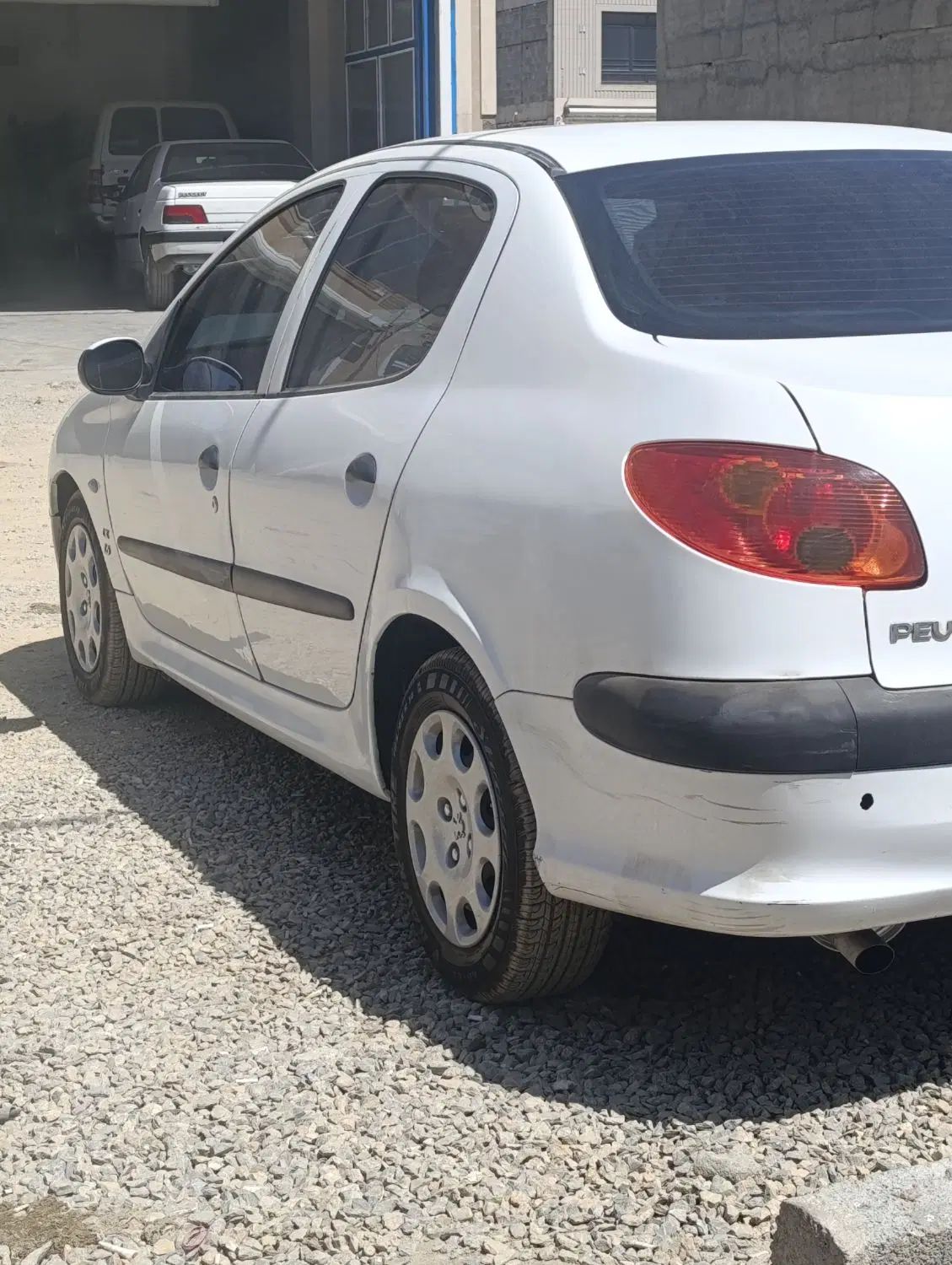 پژو ۲۰۶ صندوق دار v8 - 1393