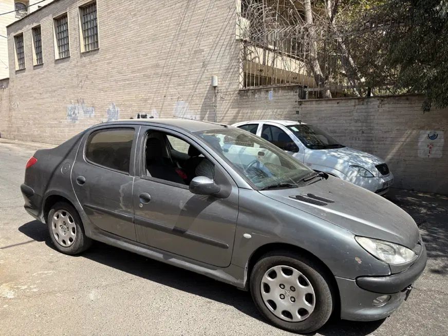 پژو ۲۰۶ صندوق دار v8 - 1394