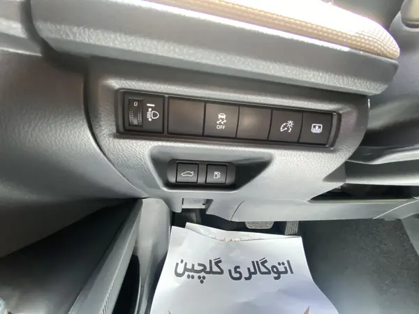 تویوتا کمری LE هیبرید - 2025