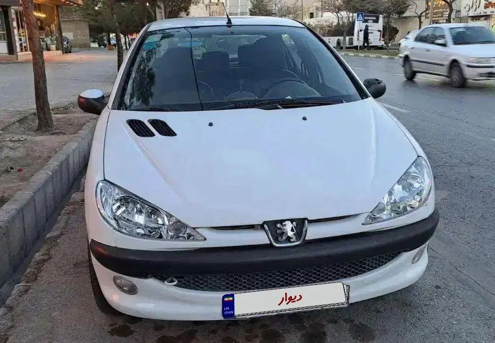 پژو ۲۰۶ صندوق دار v8 - 1392