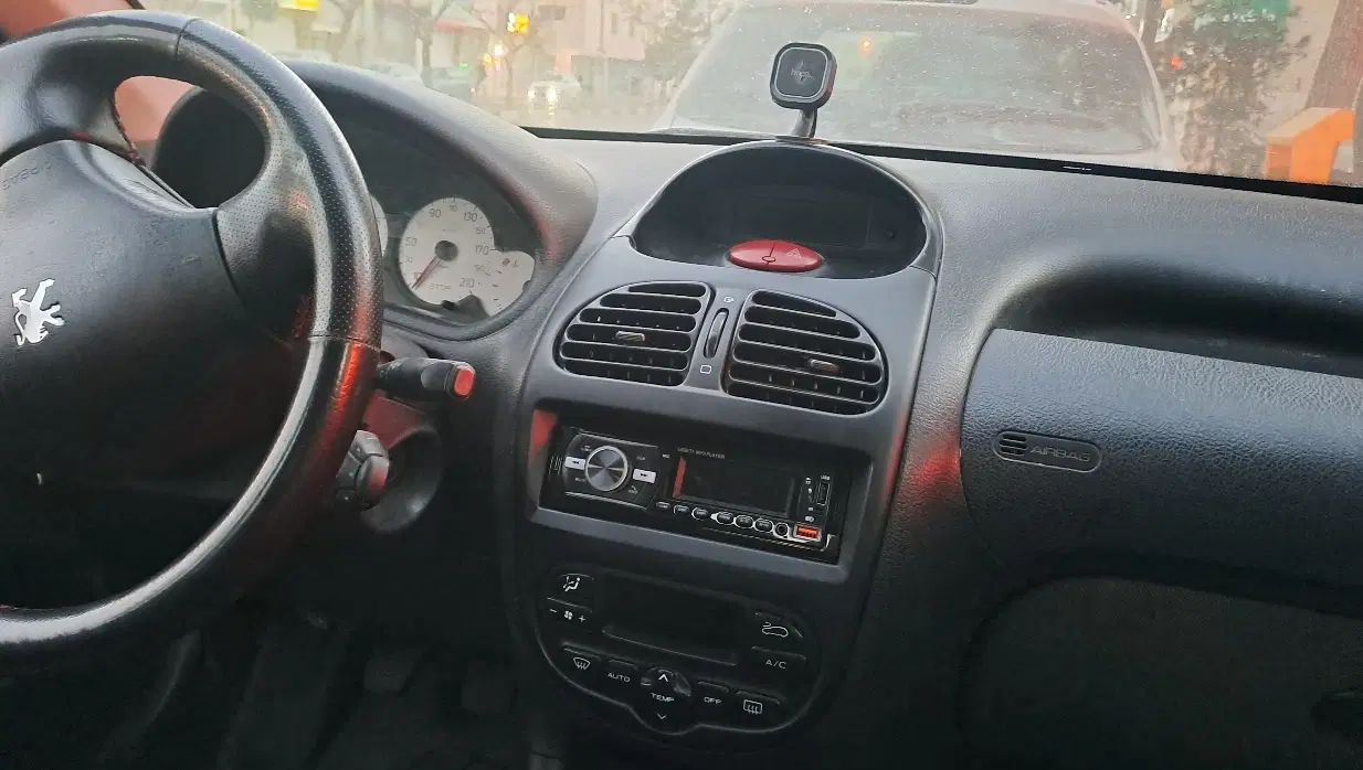 پژو ۲۰۶ صندوق دار v8 - 1392