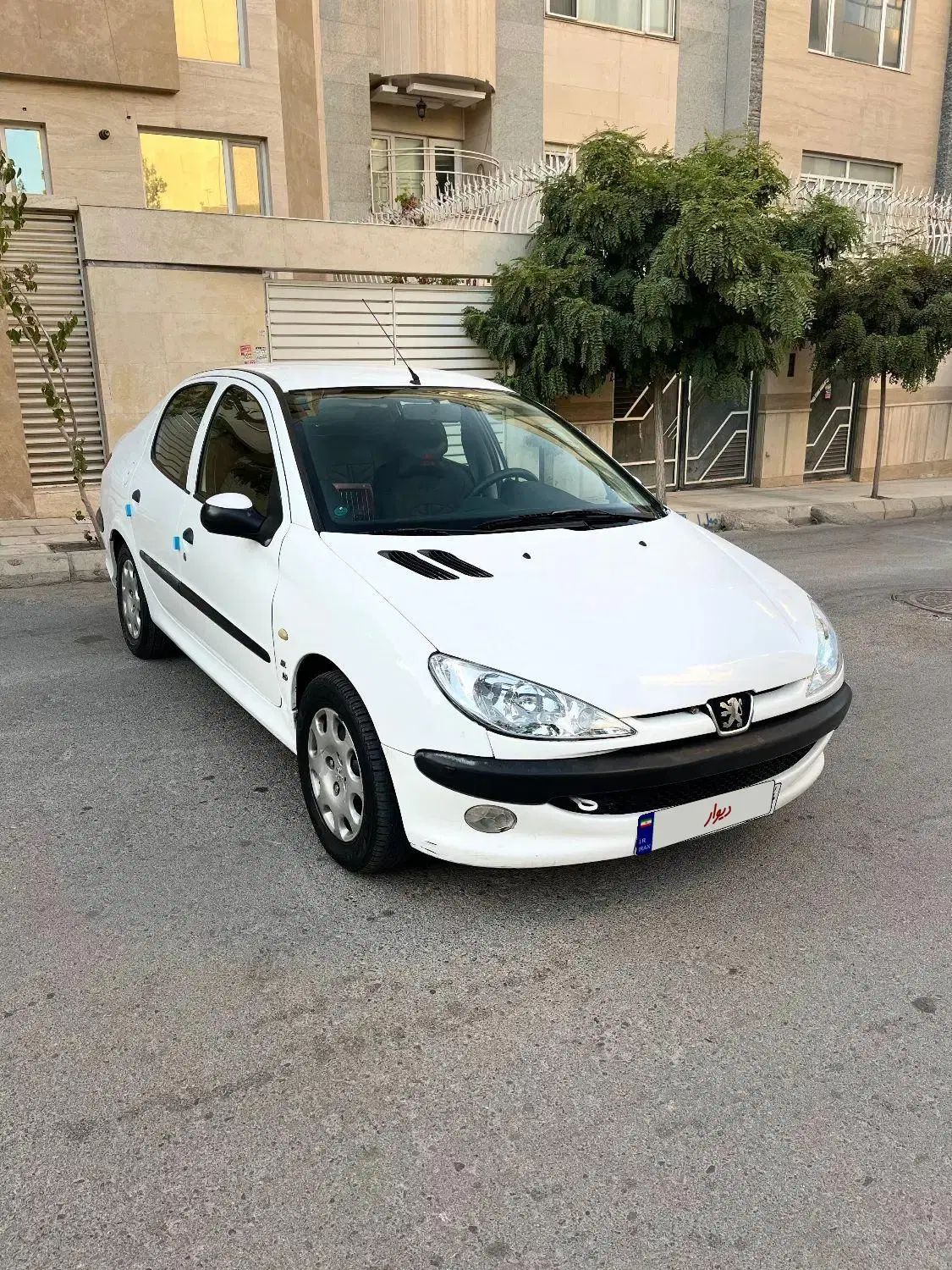 پژو ۲۰۶ صندوق دار v8 - 1390