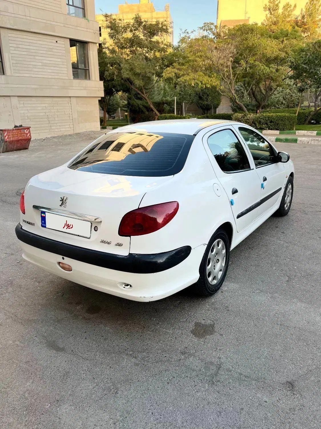 پژو ۲۰۶ صندوق دار v8 - 1390