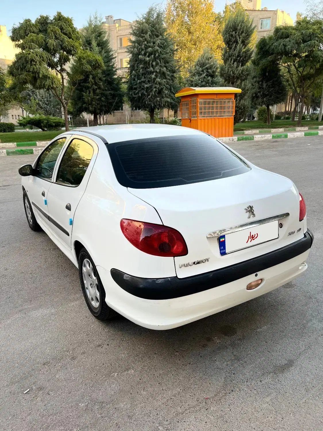 پژو ۲۰۶ صندوق دار v8 - 1390