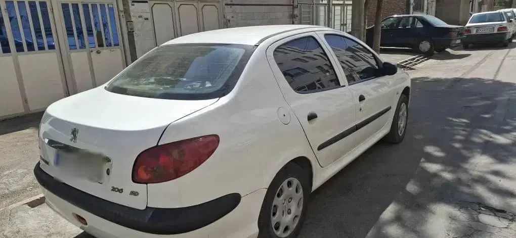 پژو ۲۰۶ صندوق دار v8 - 1395