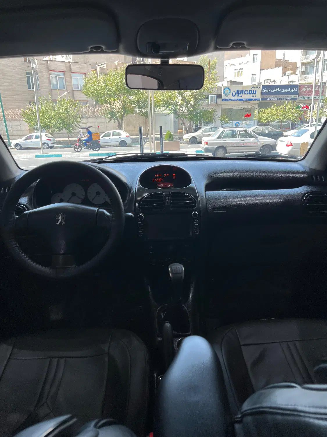 پژو ۲۰۶ صندوق دار v8 - 1393
