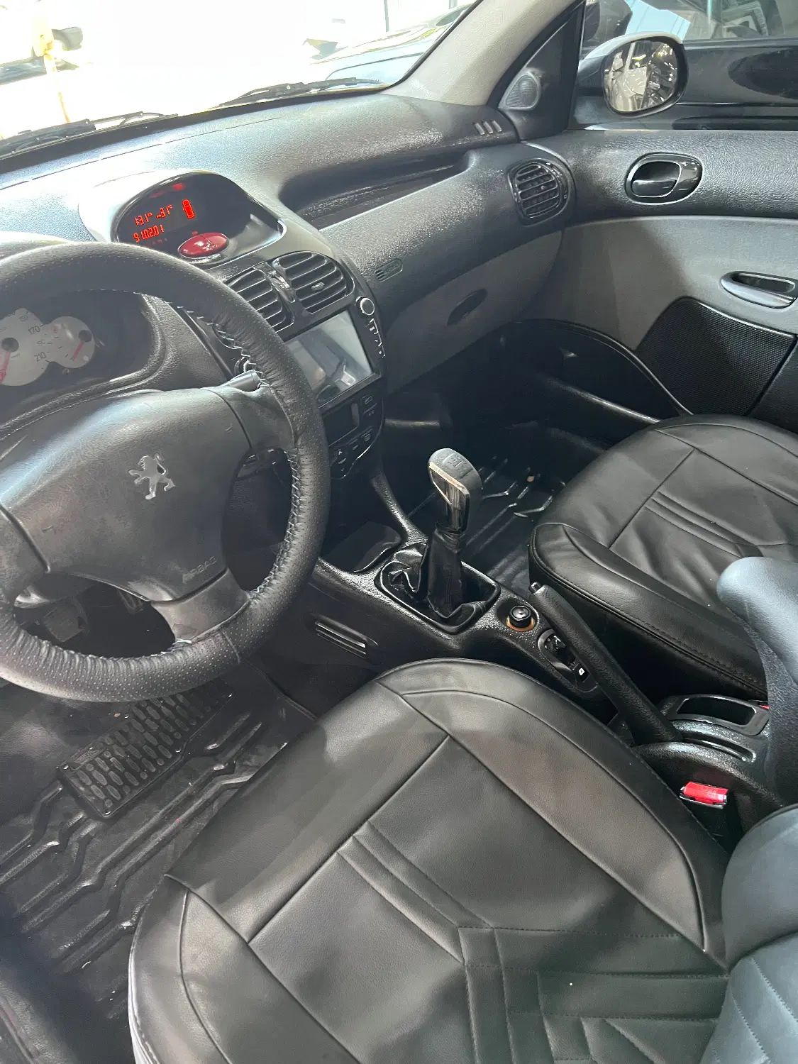 پژو ۲۰۶ صندوق دار v8 - 1393