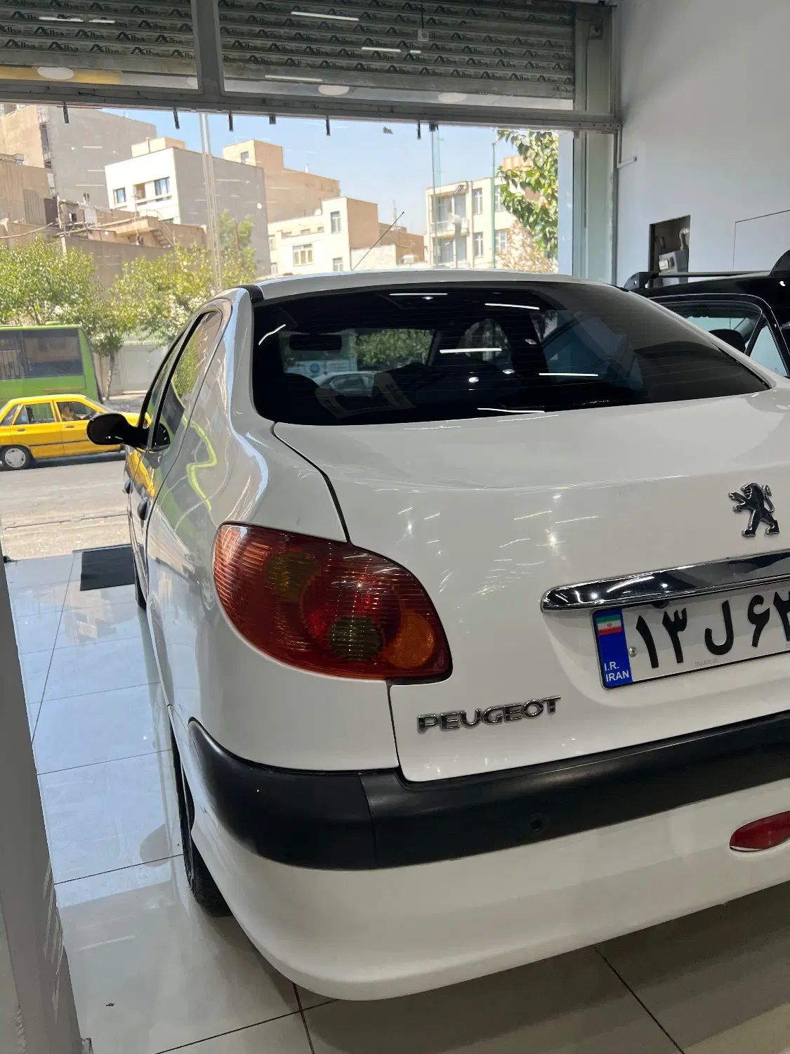 پژو ۲۰۶ صندوق دار v8 - 1393