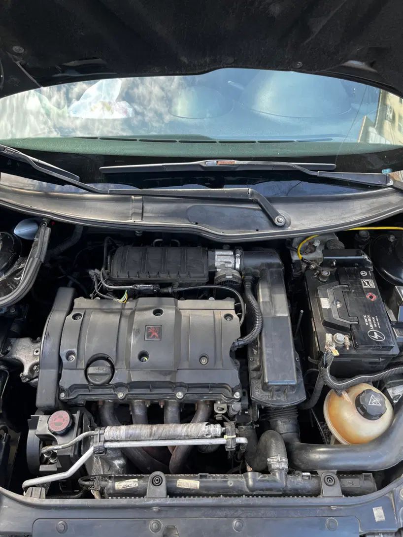 پژو ۲۰۶ صندوق دار v8 - 1397
