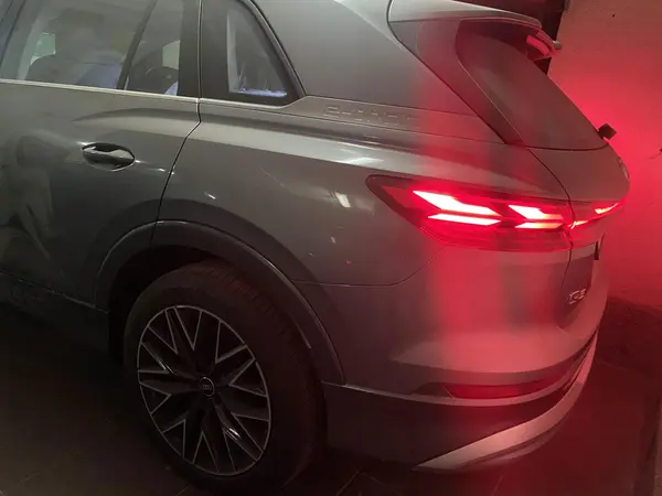 آئودی الکتریکی Q5 ۴۰ - 2023
