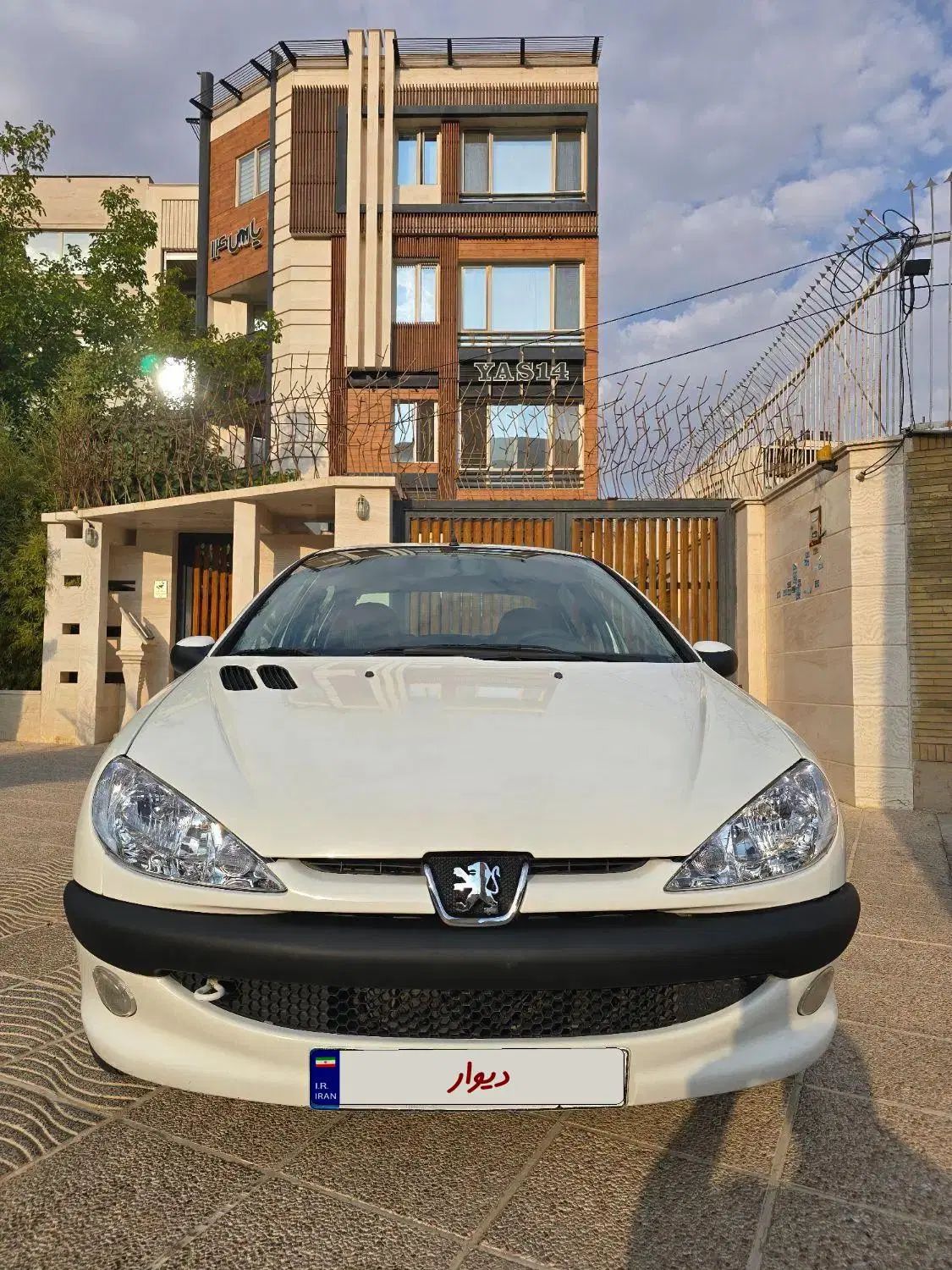 پژو ۲۰۶ صندوق دار v8 - 1393