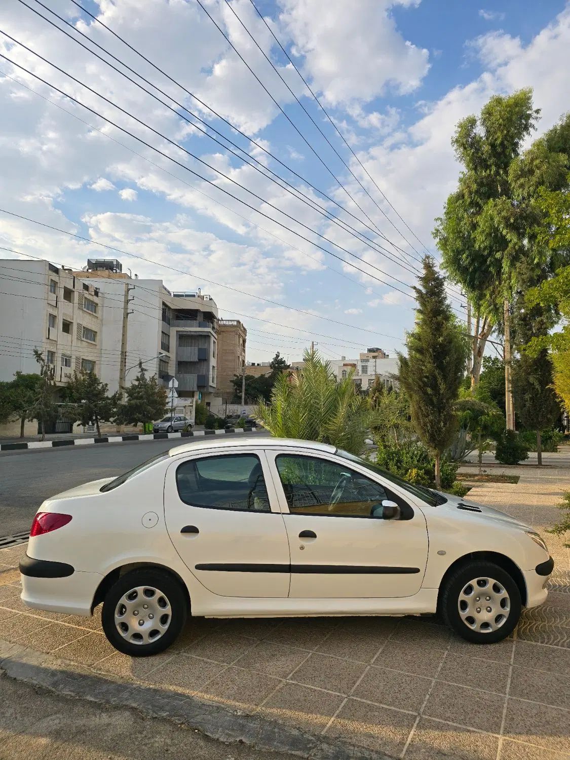 پژو ۲۰۶ صندوق دار v8 - 1393