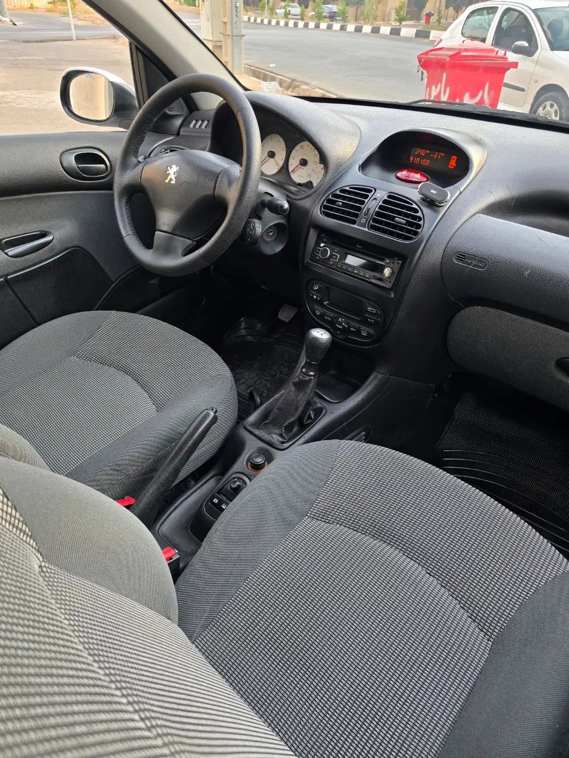 پژو ۲۰۶ صندوق دار v8 - 1393