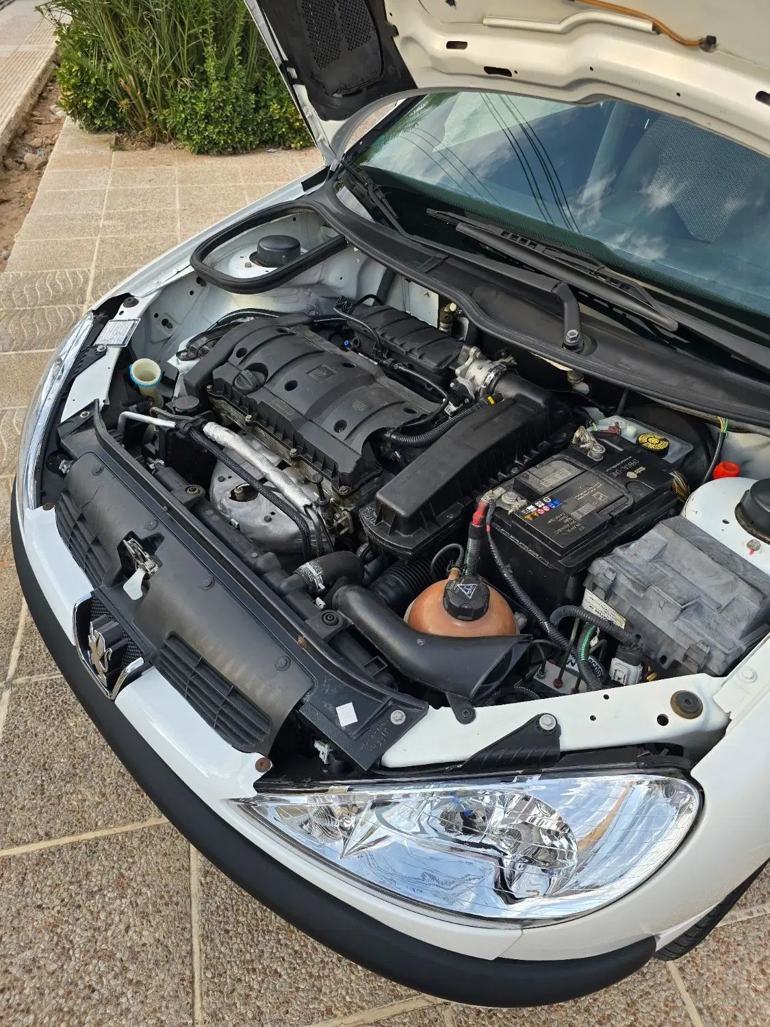 پژو ۲۰۶ صندوق دار v8 - 1393