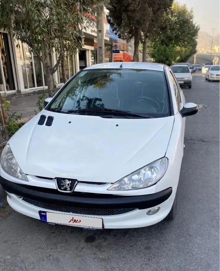 پژو ۲۰۶ صندوق دار v8 - 1396