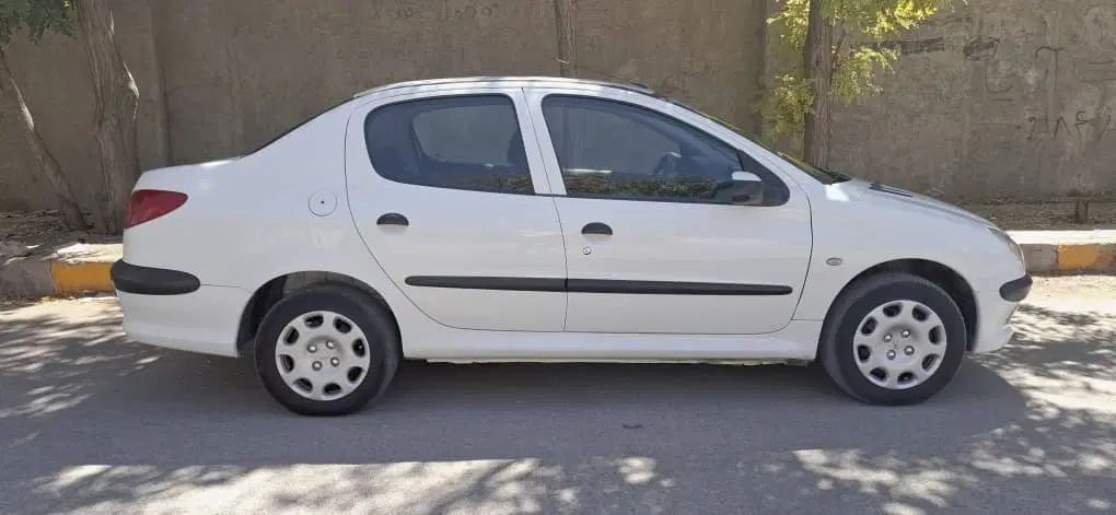 پژو ۲۰۶ صندوق دار v8 - 1395