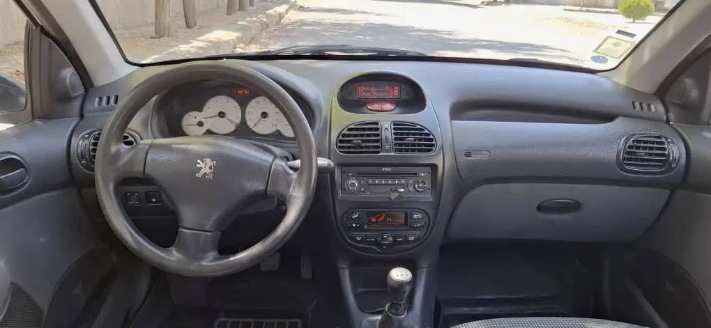پژو ۲۰۶ صندوق دار v8 - 1395