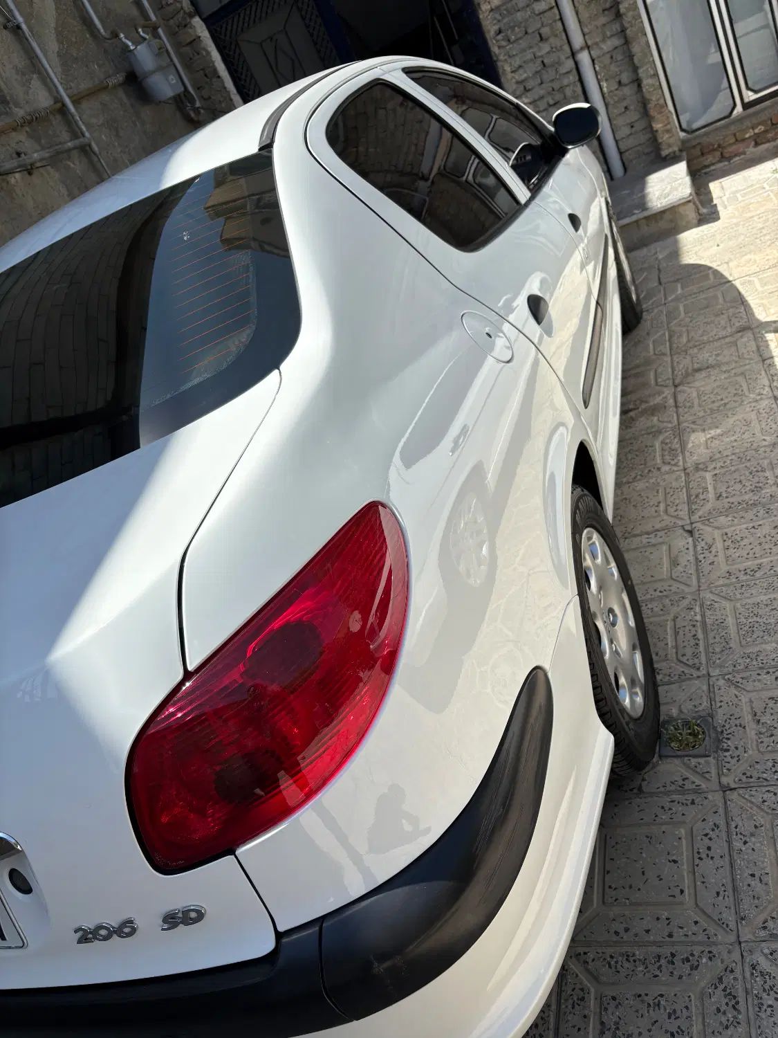پژو ۲۰۶ صندوق دار v8 - 1397
