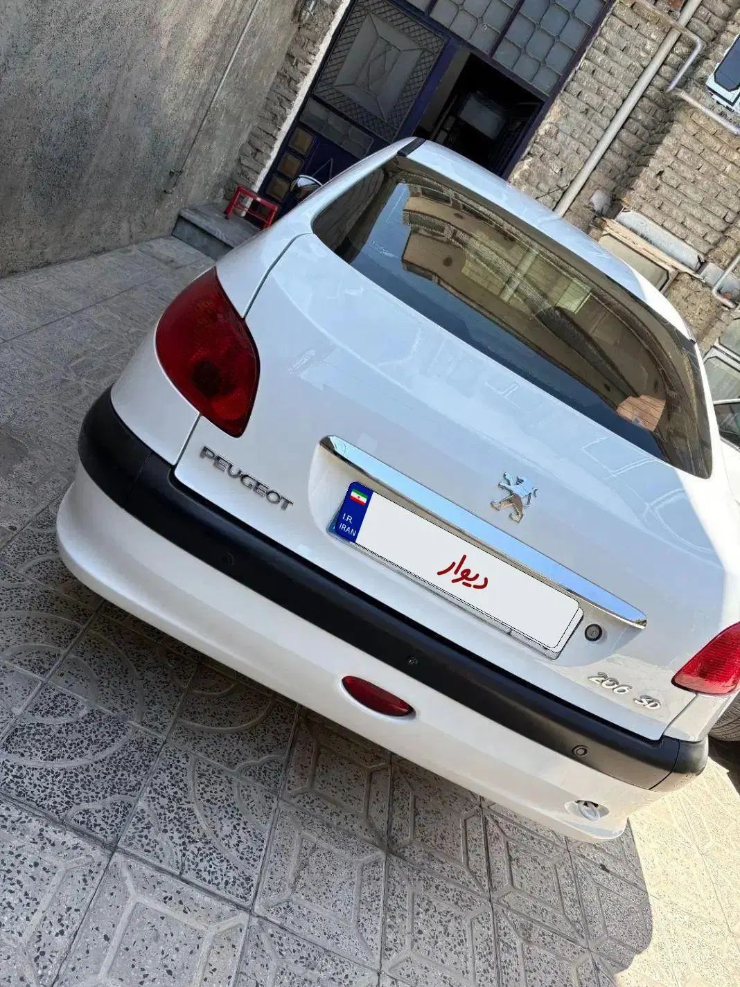 پژو ۲۰۶ صندوق دار v8 - 1397