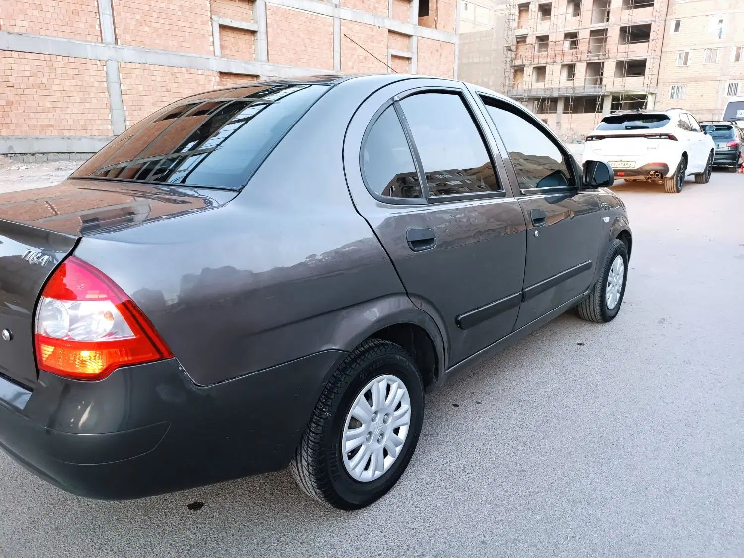 تیبا صندوق دار SX - 1390