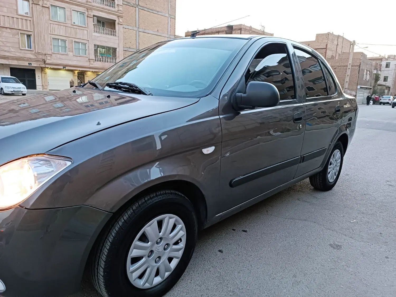 تیبا صندوق دار SX - 1390