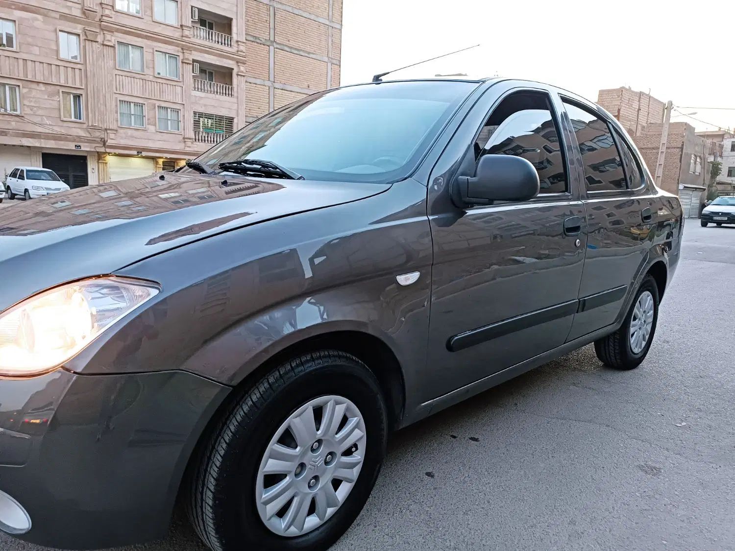 تیبا صندوق دار SX - 1390