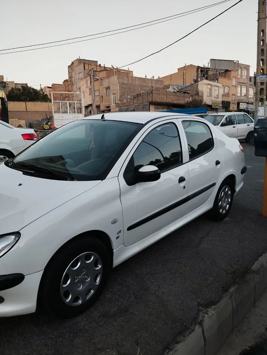پژو ۲۰۶ صندوق دار v8 - 1396