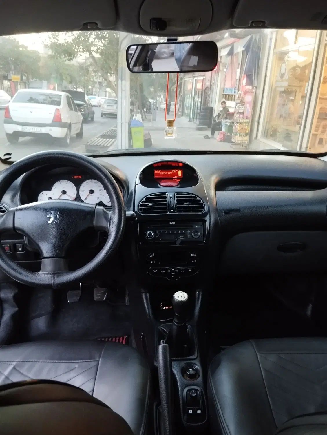 پژو ۲۰۶ صندوق دار v8 - 1396