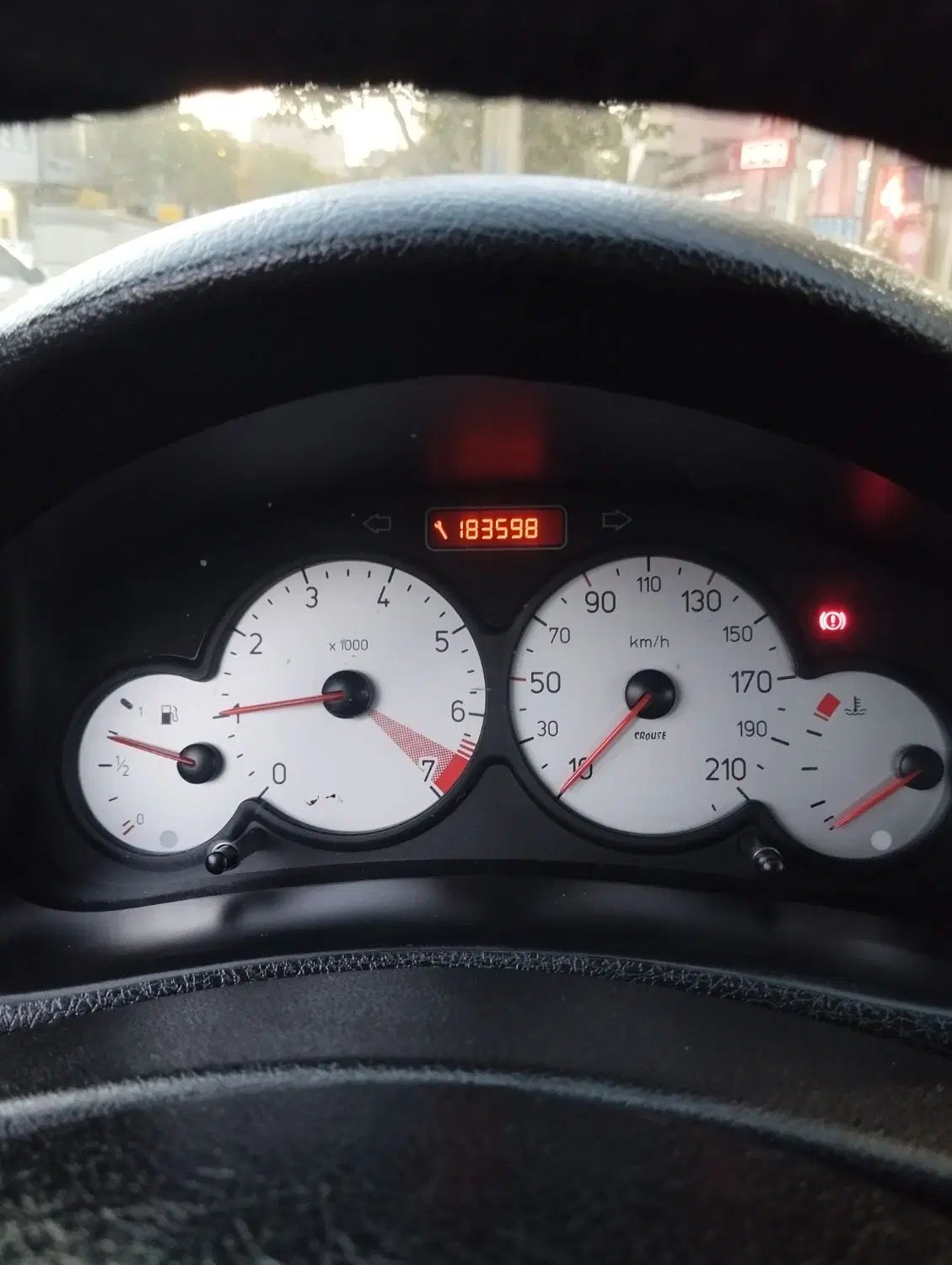پژو ۲۰۶ صندوق دار v8 - 1396