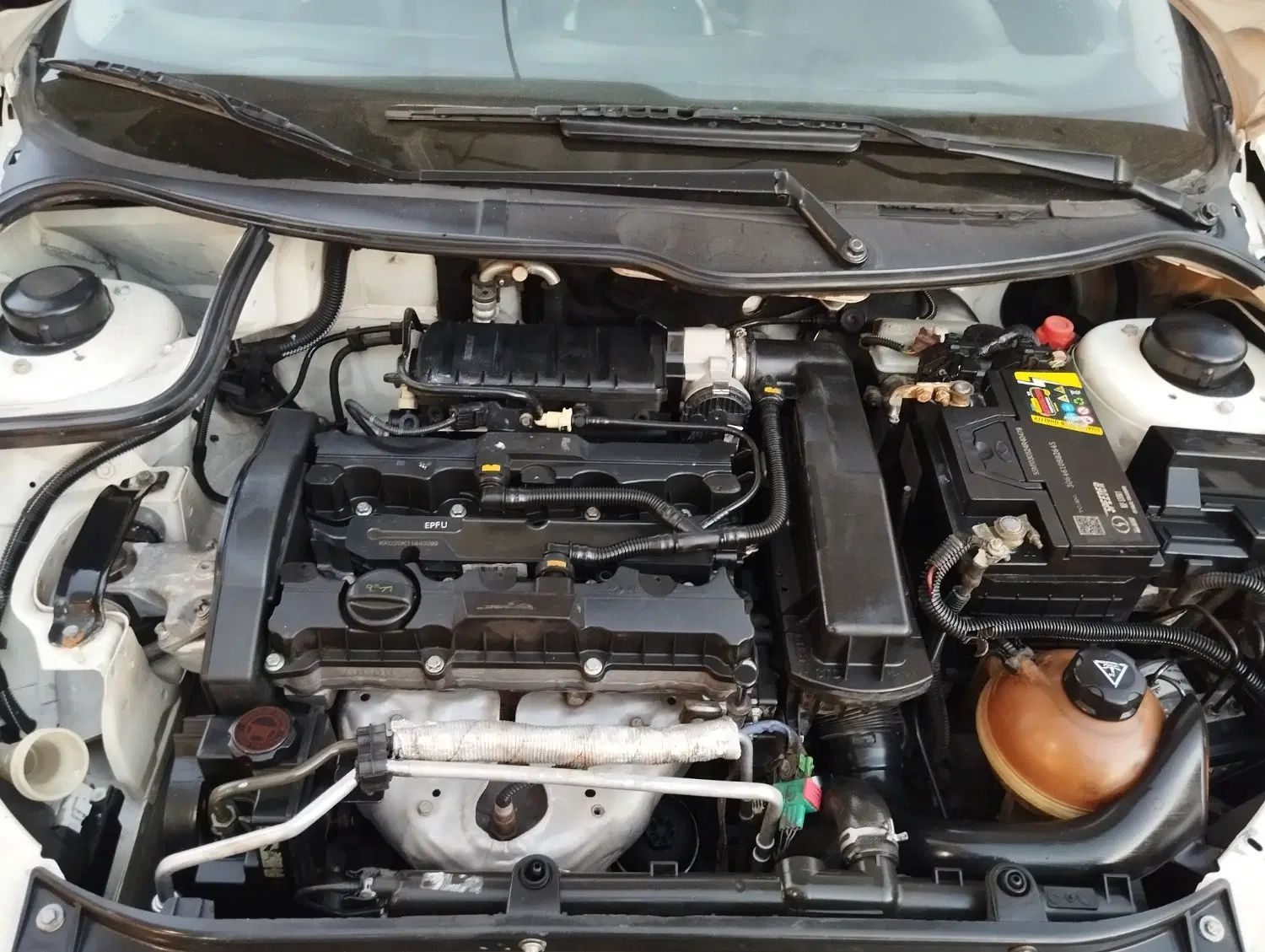 پژو ۲۰۶ صندوق دار v8 - 1396