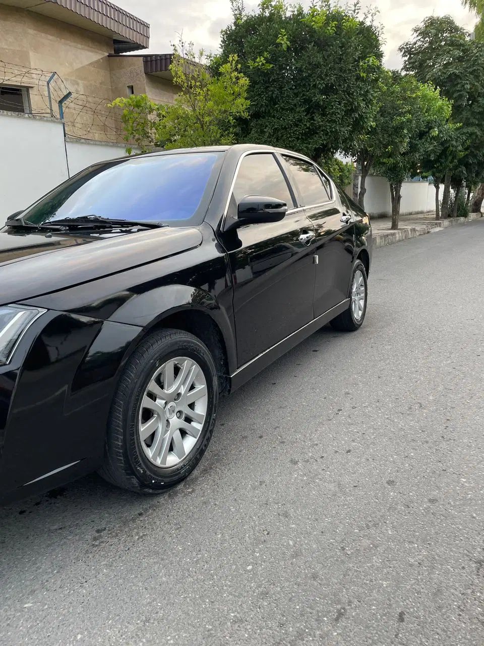 دنا پلاس تیپ ۲ سانروف ۴ ایربگ - 1401
