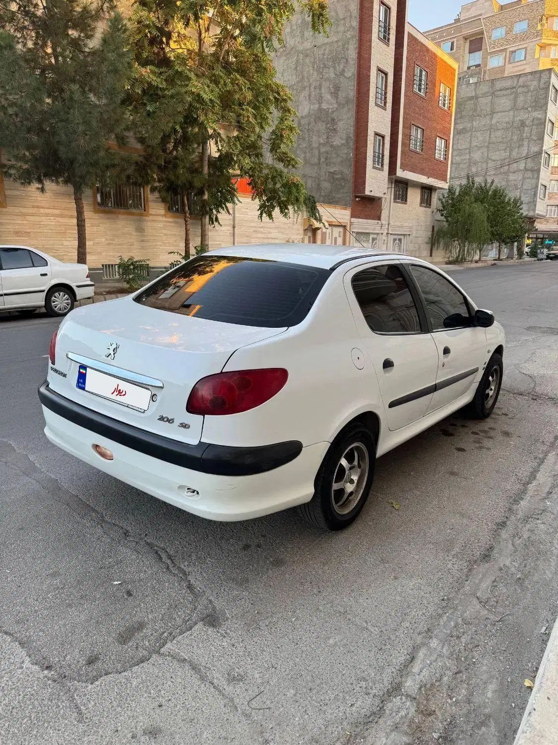 پژو ۲۰۶ صندوق دار v2 - 1390