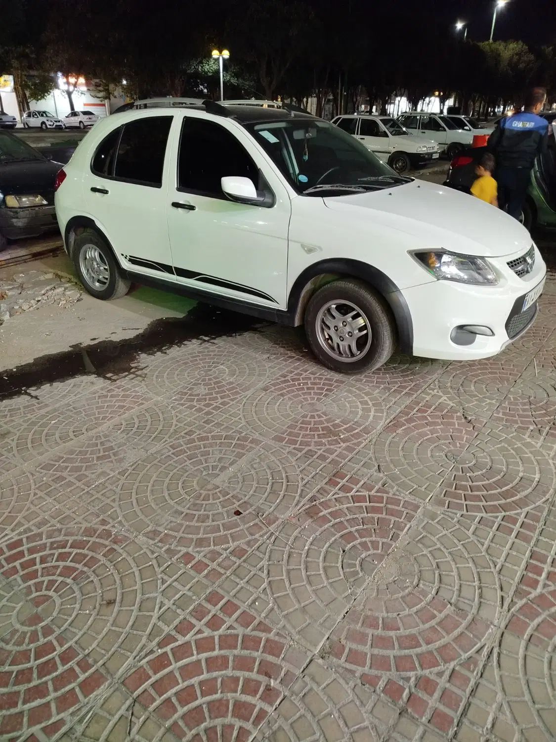 خودرو کوییک، R آگهی ann_20404226