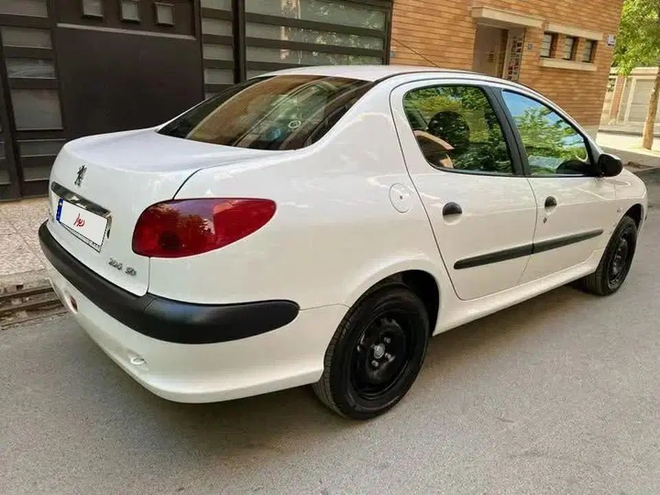 پژو ۲۰۶ صندوق دار v8 - 1389