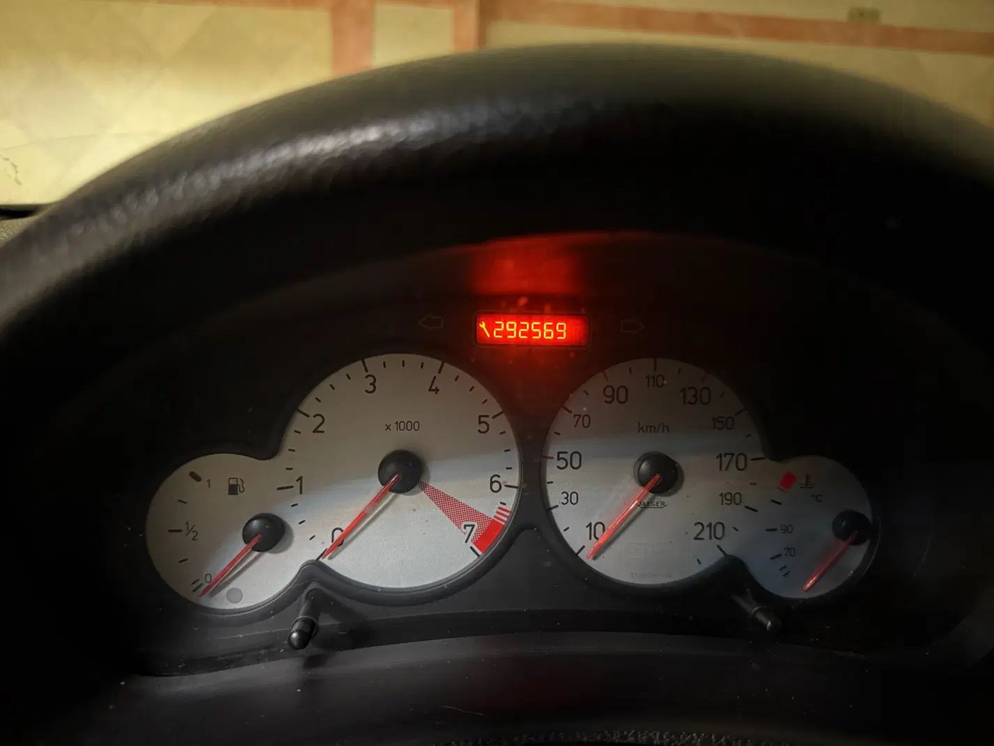پژو ۲۰۶ صندوق دار v8 - 1386