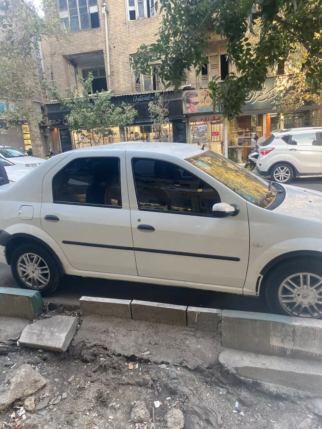 خودرو رنو، تندر 90 آگهی ann_20407154