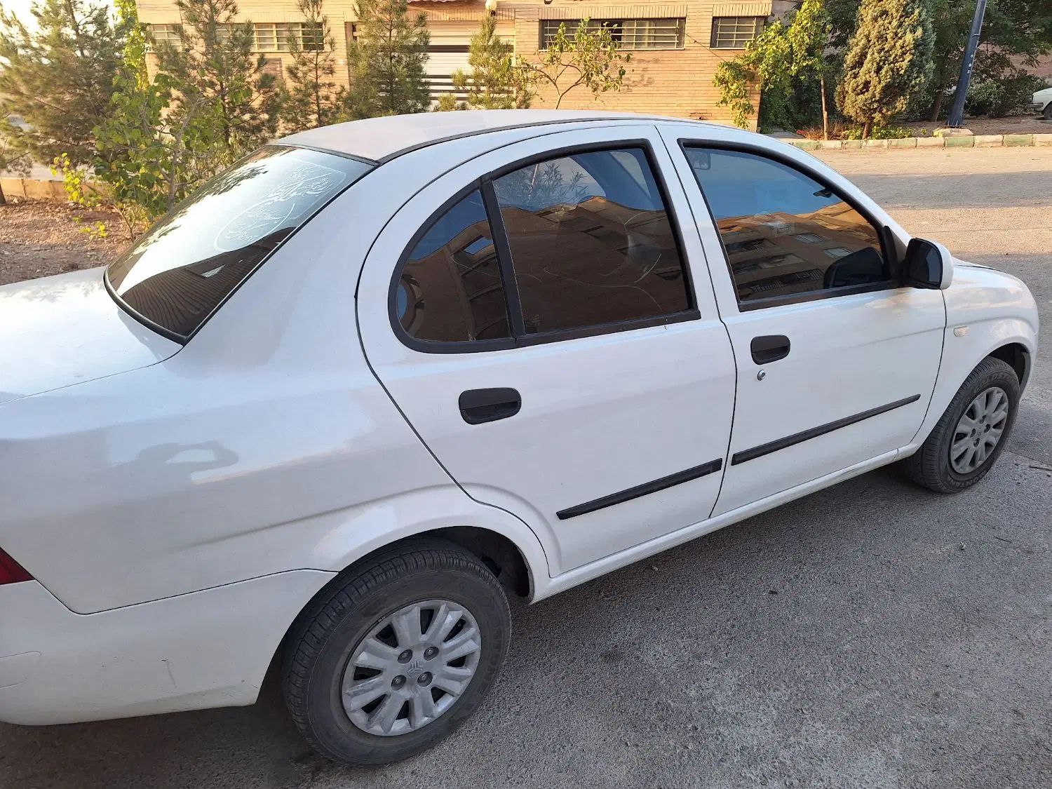 تیبا صندوق دار SX - 1400