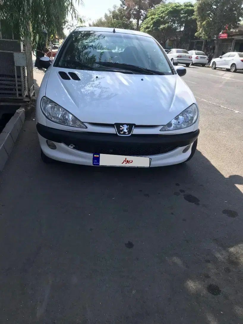 پژو ۲۰۶ صندوق دار v8 - 1393