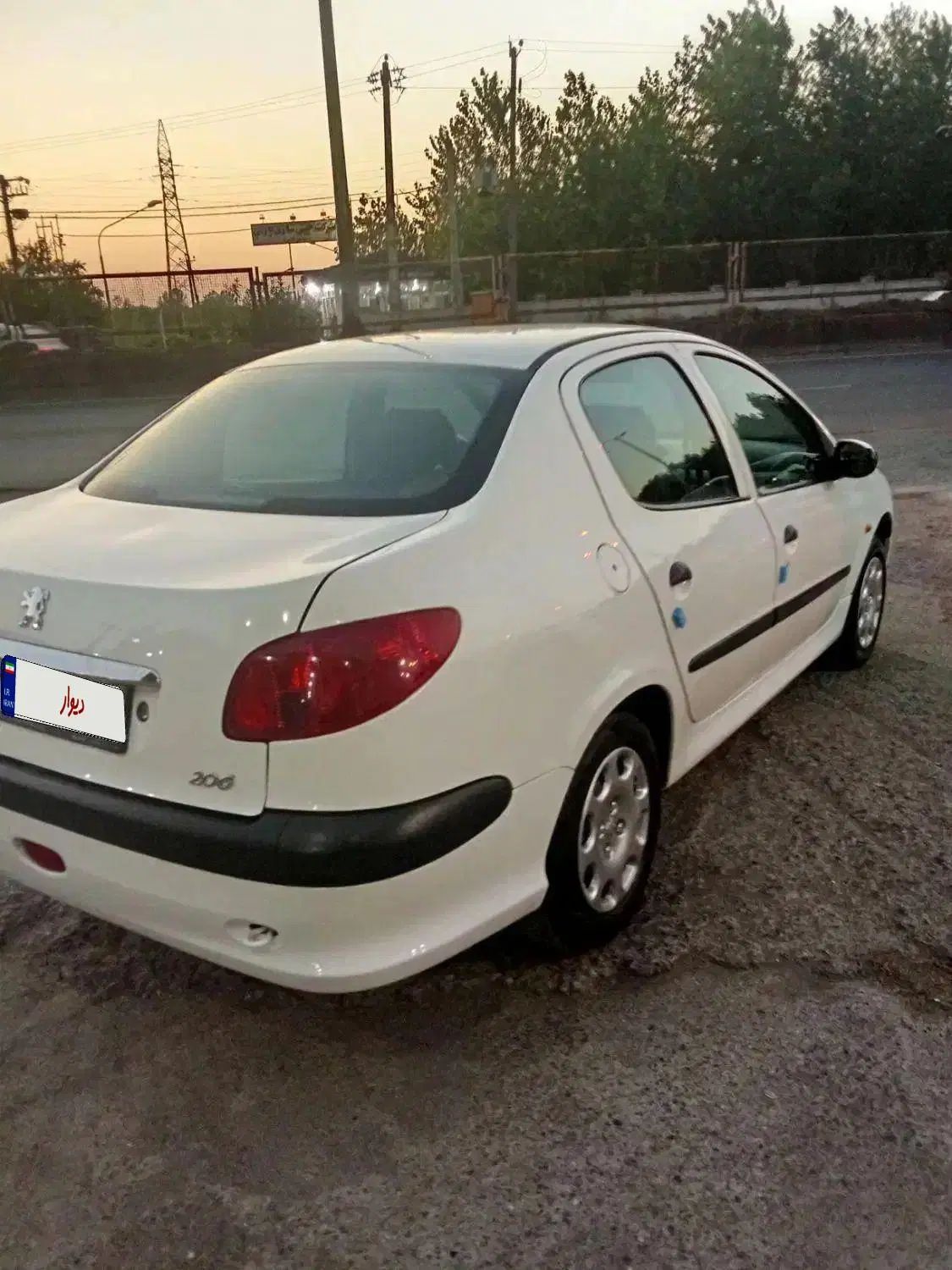 پژو ۲۰۶ صندوق دار v8 - 1391