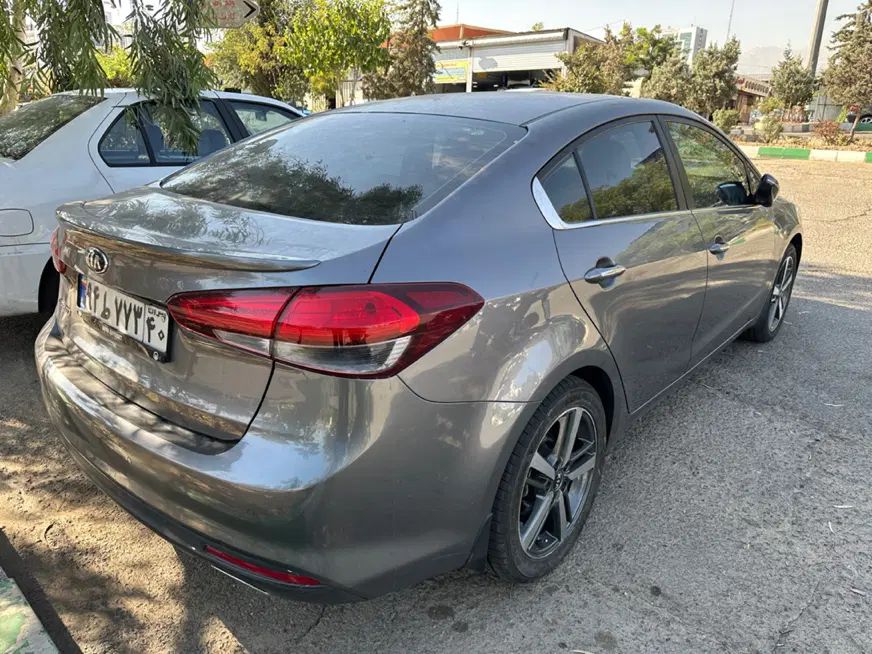 کیا سراتو 2.0 لیتر اتوماتیک GT لاین - 2018
