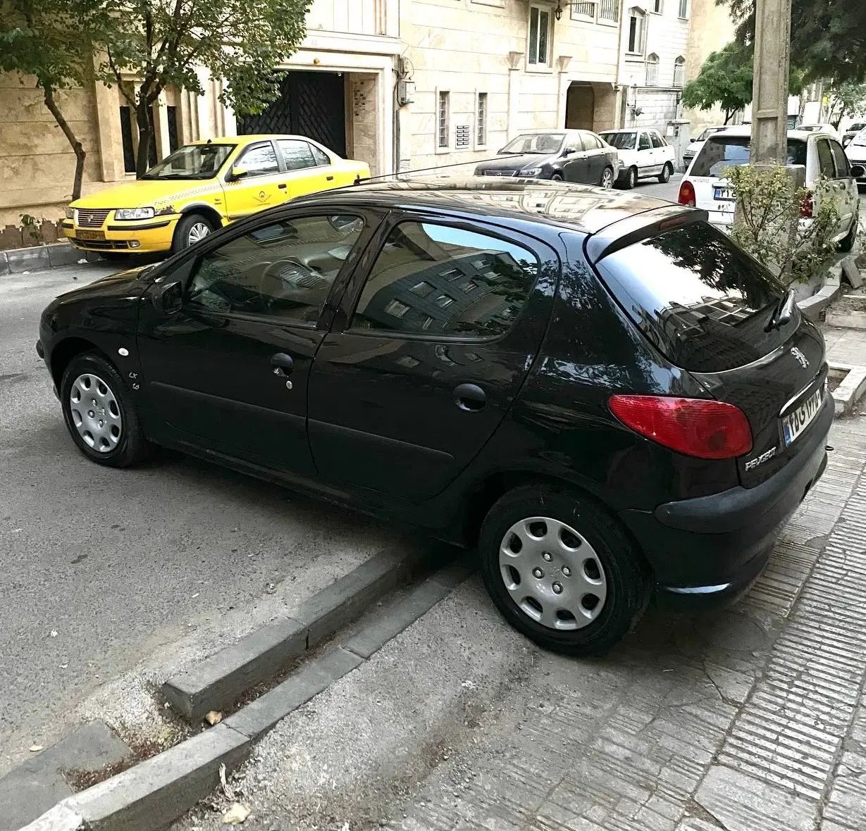 پژو 206 تیپ 5 - 1390