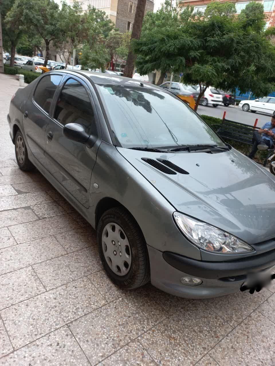 پژو ۲۰۶ صندوق دار v8 - 1392