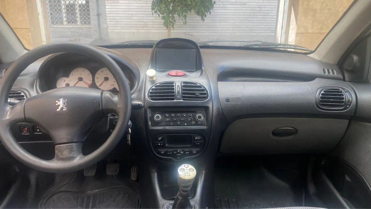 پژو ۲۰۶ صندوق دار v8 - 1393